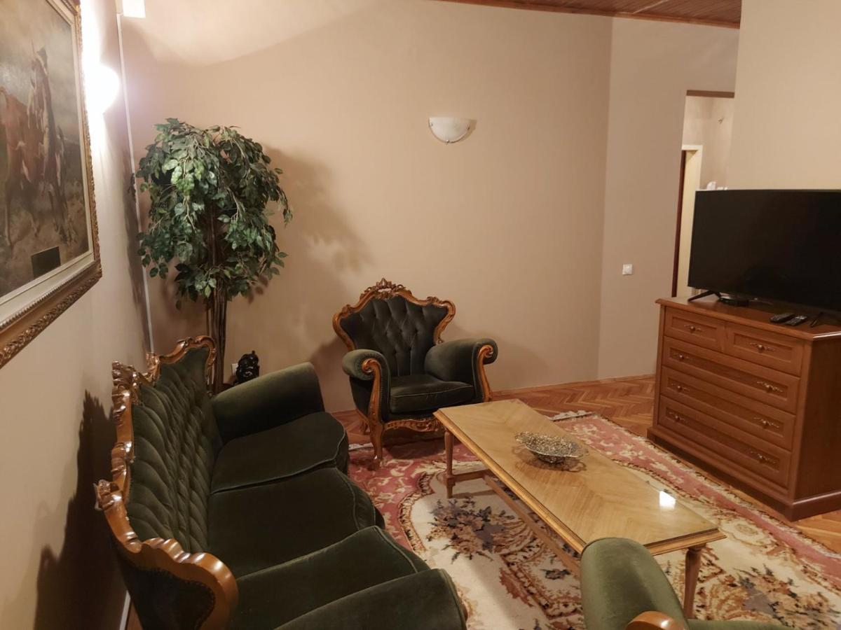 Danica I Vuk Daire Ni Dış mekan fotoğraf